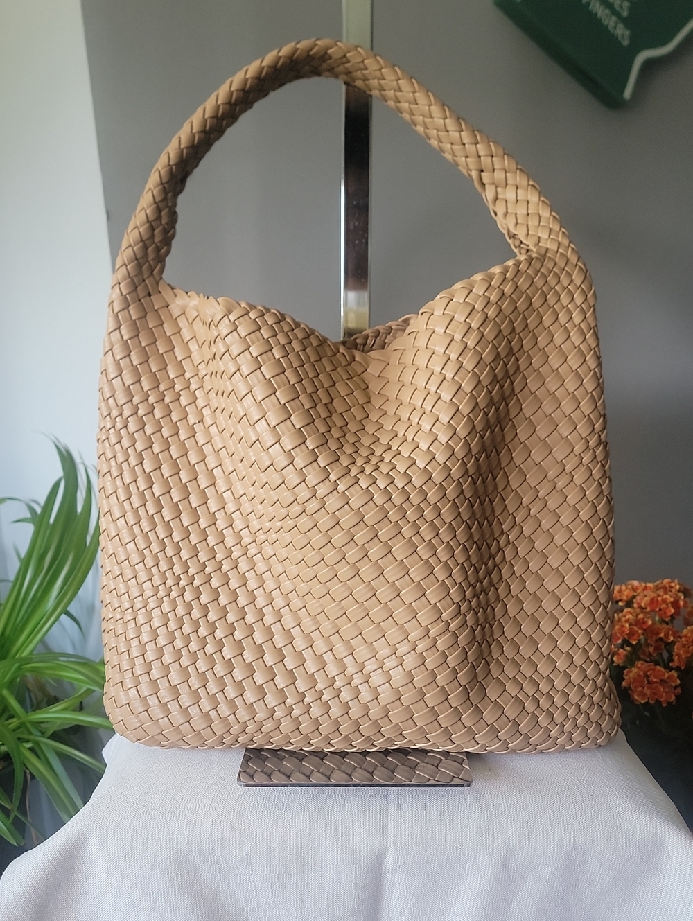 PETITE SIMONE + BUCKET HANDBAG